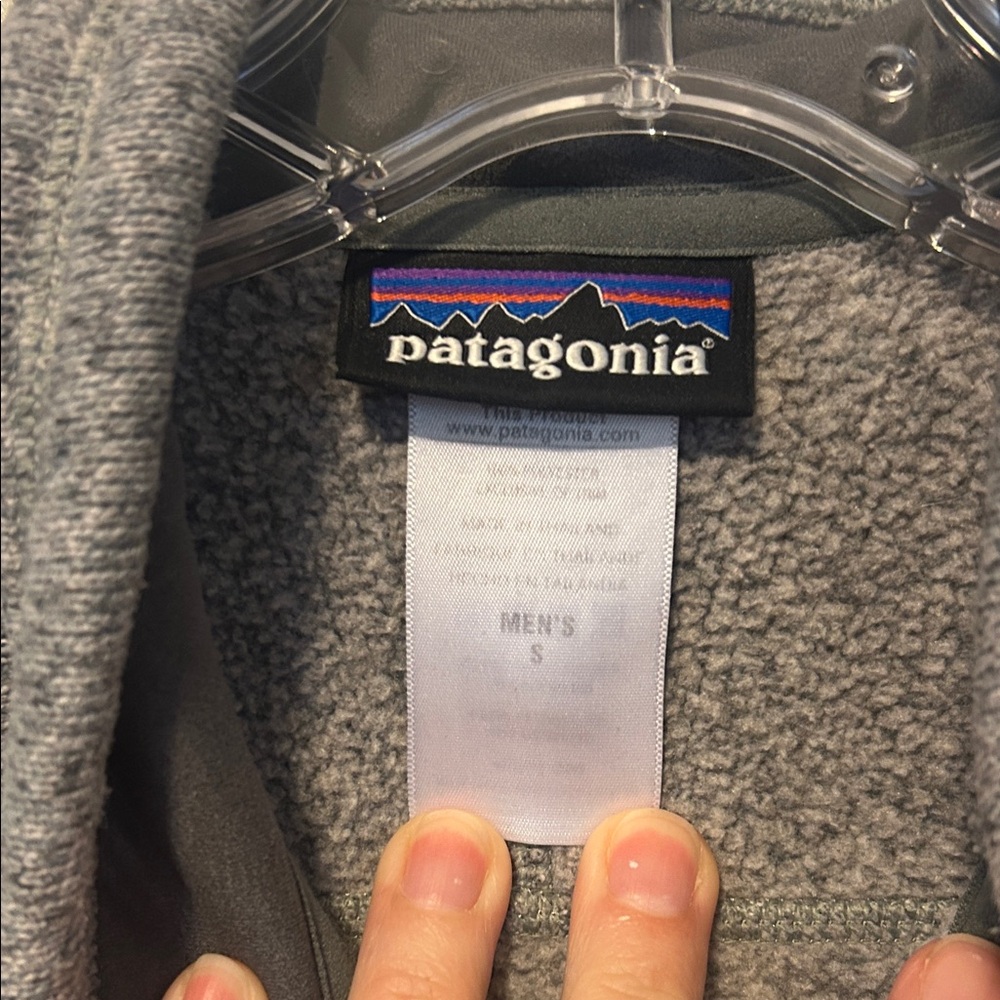 Patagonia Men's Performance Jacket in Heather Gray. Zipper pockets. Small - Picture 2 of 5